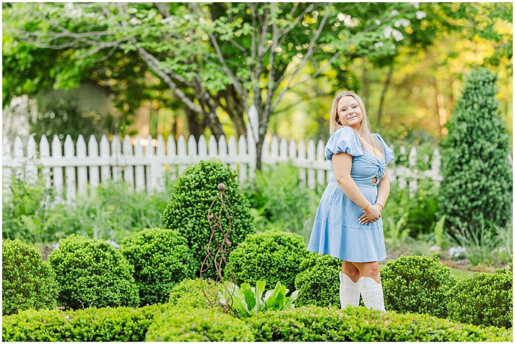 Spring at Historic Tuckahoe Senior Session | country senior pictures