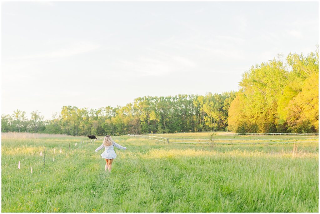 Spring at Historic Tuckahoe Senior Session | country senior pictures