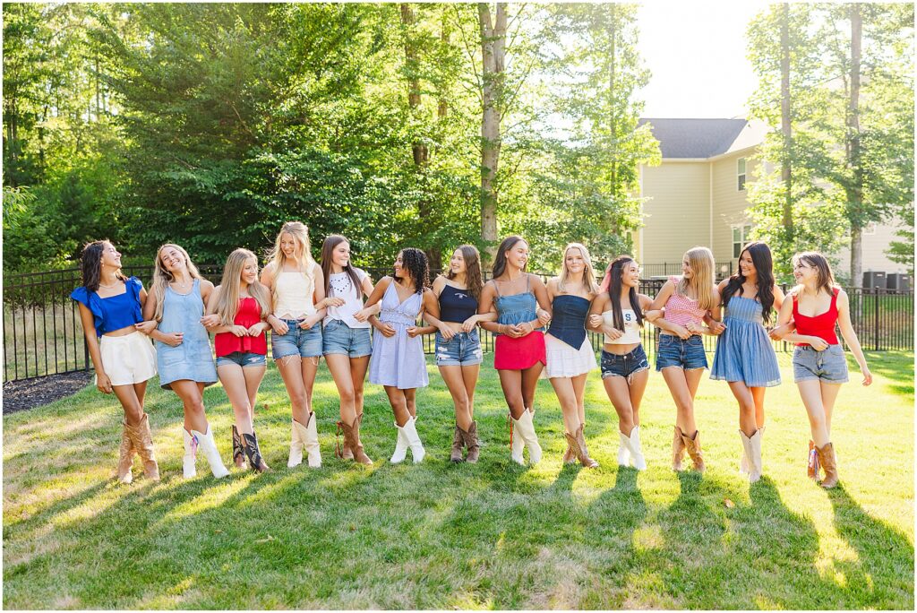 Full team photo - 4th of July photoshoot - Virginia senior photographer