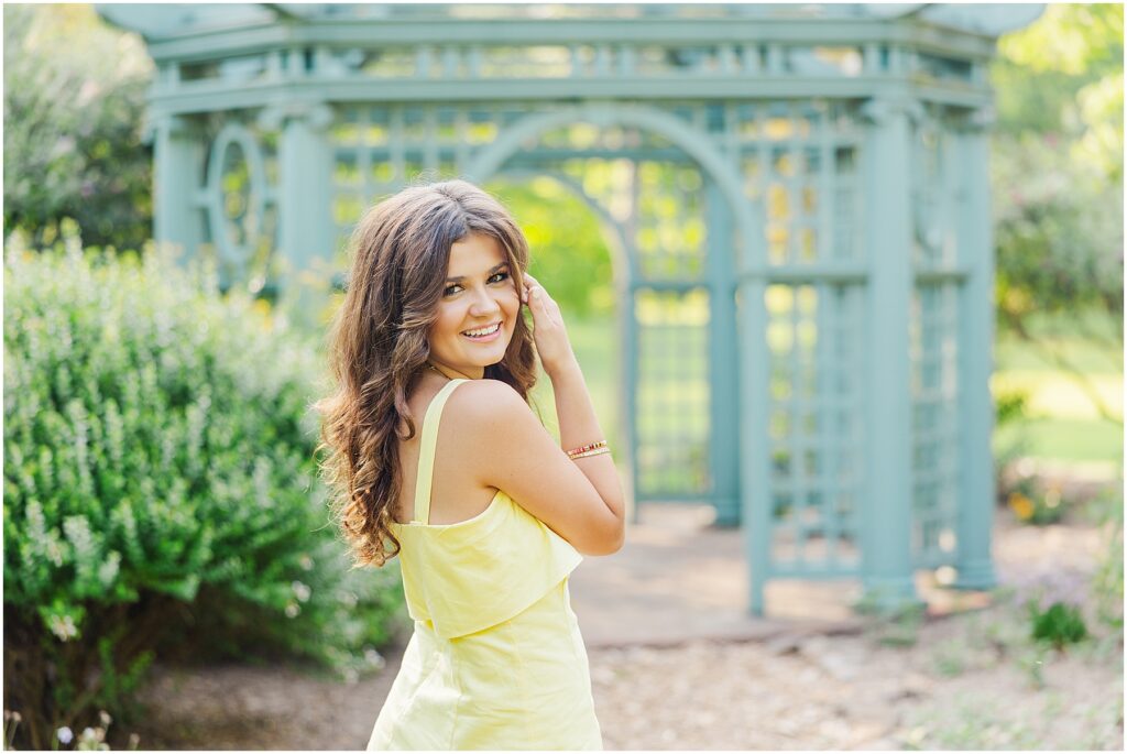 Senior photos at Airlie Hotel in Warrenton, VA | Virginia senior photographer