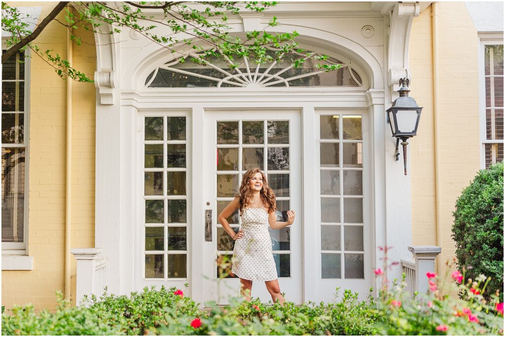 Historic downtown Warrenton, VA senior photos | Virginia senior photographer