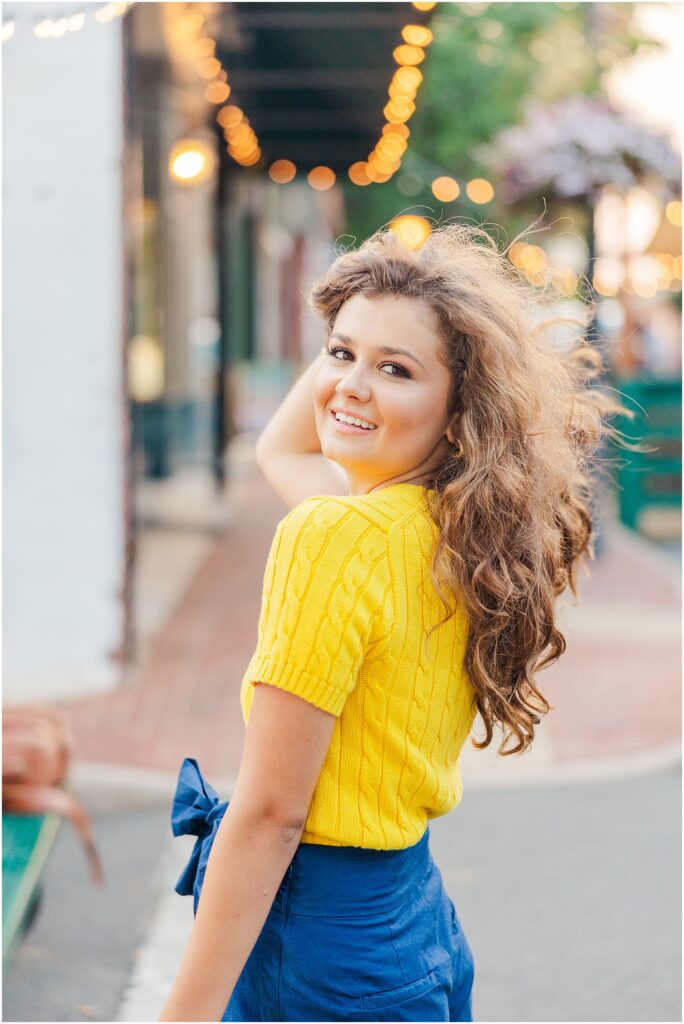 Historic downtown Warrenton, VA senior photos | Virginia senior photographer