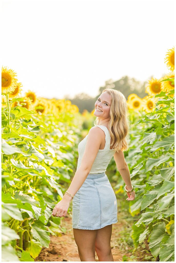 Kelsey Marie Photography Senior Rep Team | Chesterfield Berry Farm