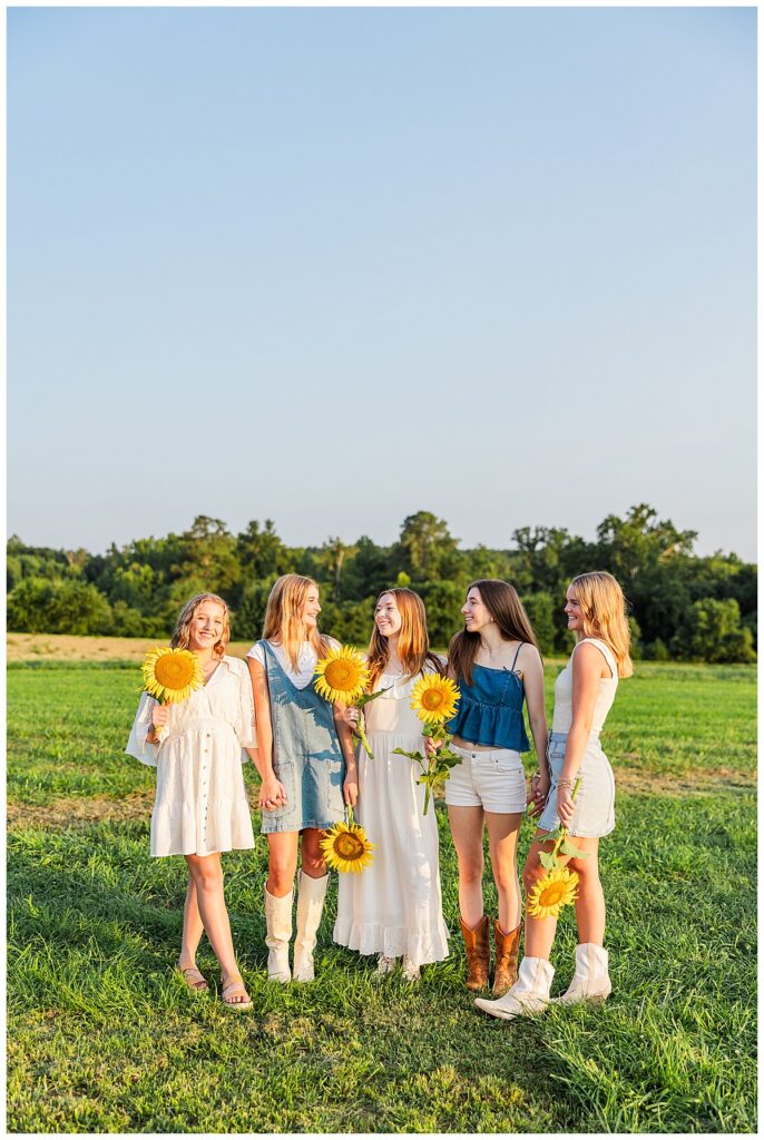 sunflowers at Chesterfield Berry Farm  | Richmond senior photographer