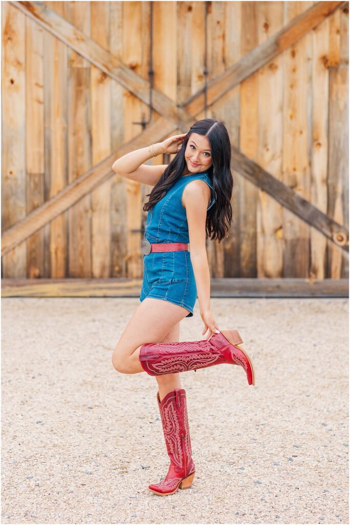 Megan Maroney inspired senior pictures at Sky Ridge Farm