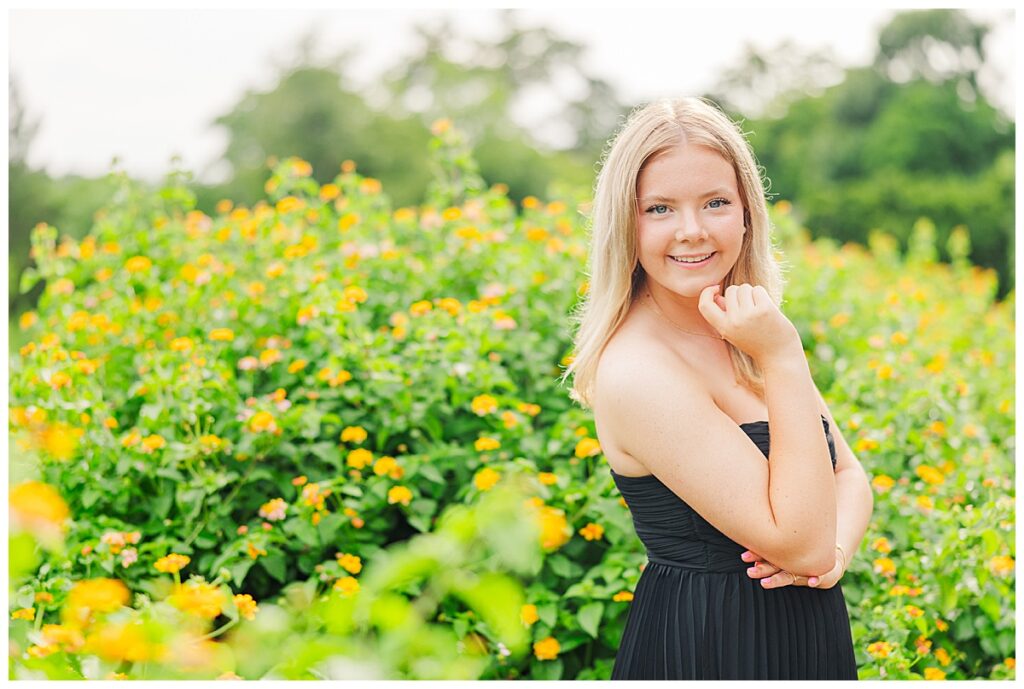 senior pictures in the Italian Garden