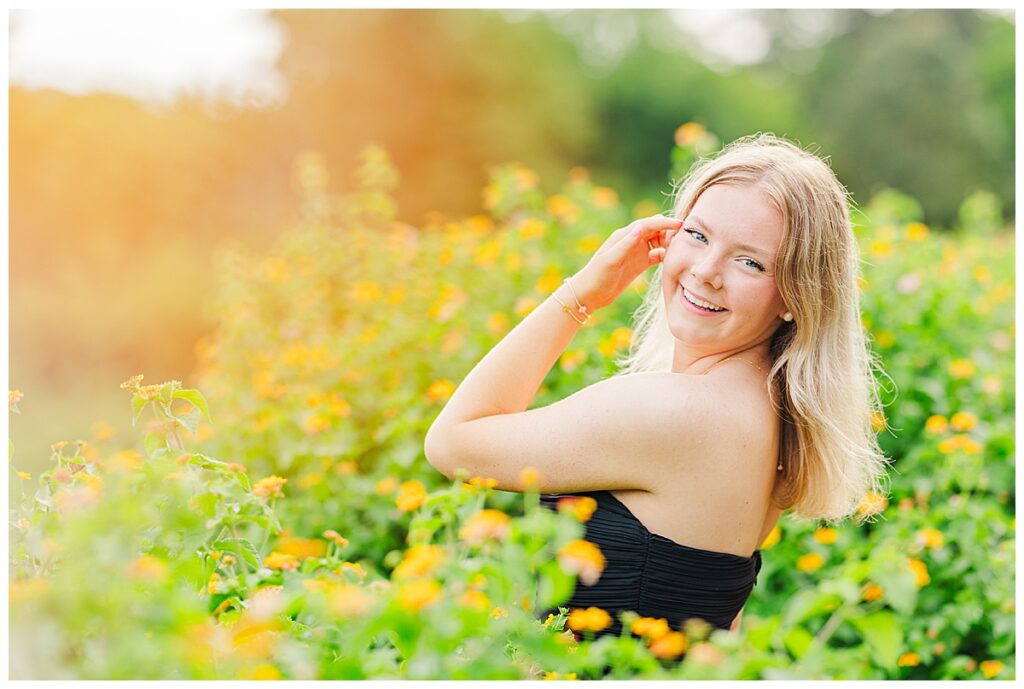 senior pictures in the Italian Garden