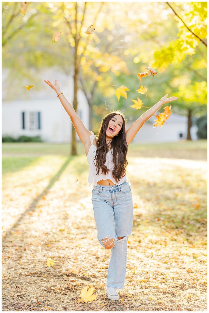 fall senior portraits at historic tuckahoe