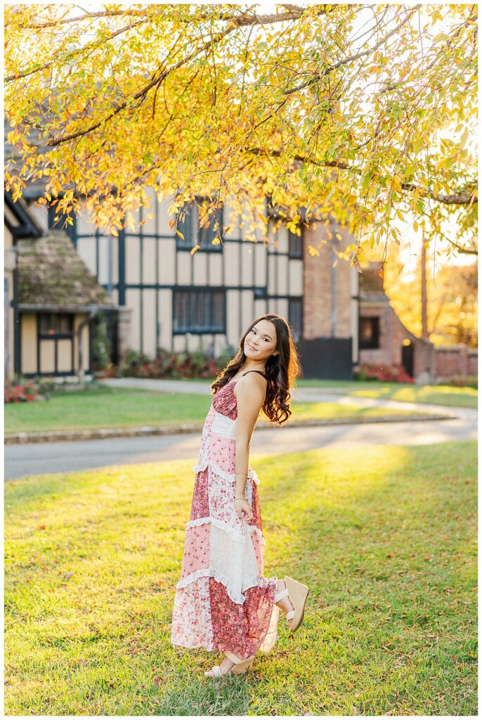 fall senior photos at Agecroft Hall | Richmond senior photographer