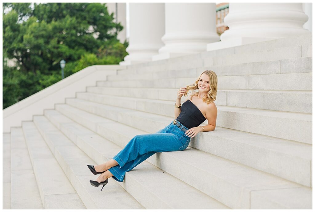 city chic senior session at the Capitol building in downtown Richmond