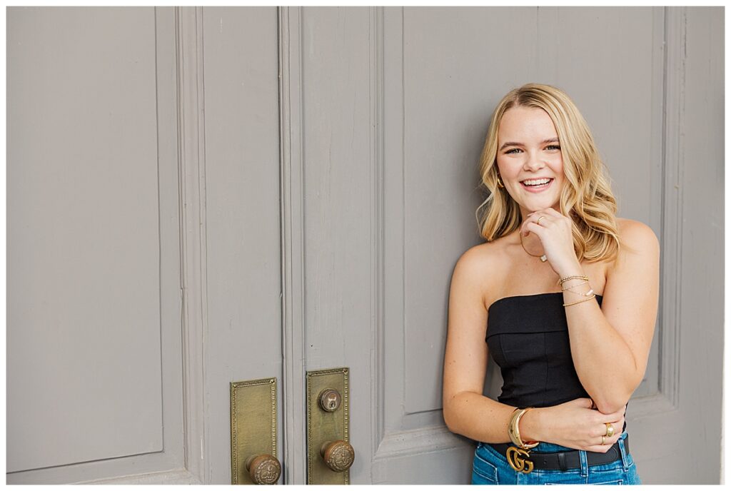 city chic senior session at the Capitol building in downtown Richmond