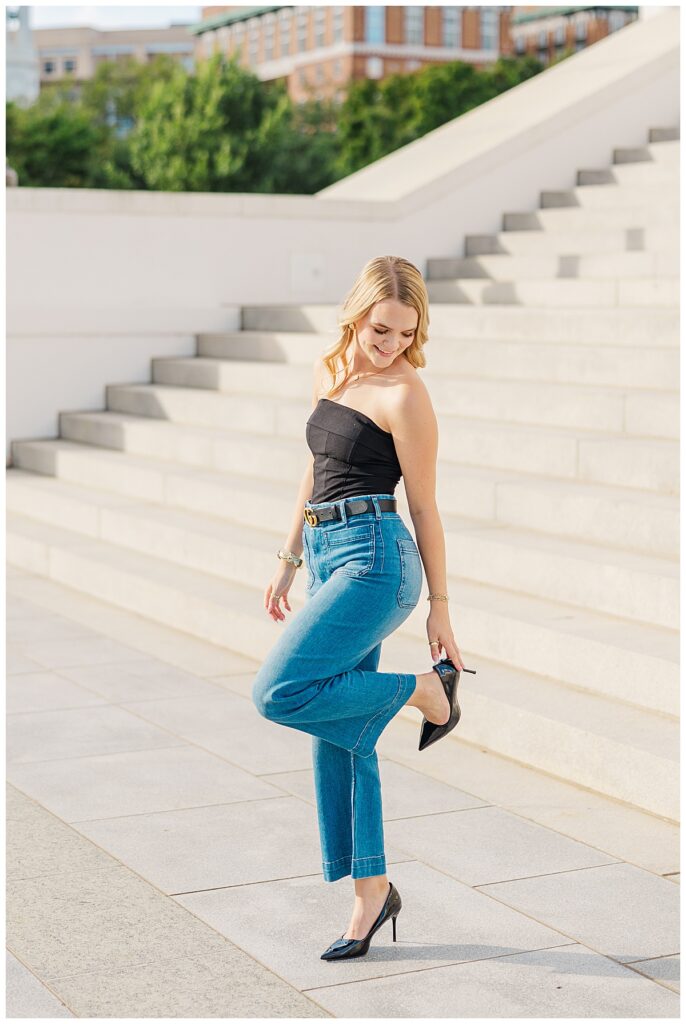 city chic senior session at the Capitol building in downtown Richmond
