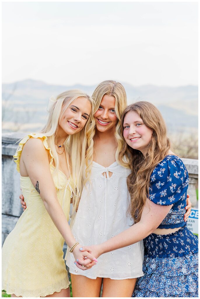 Staunton senior photographer | Asia and her friends