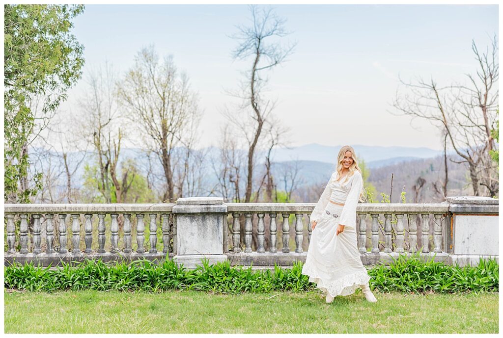 boho inspired senior pictures in the Blue Ridge mountains