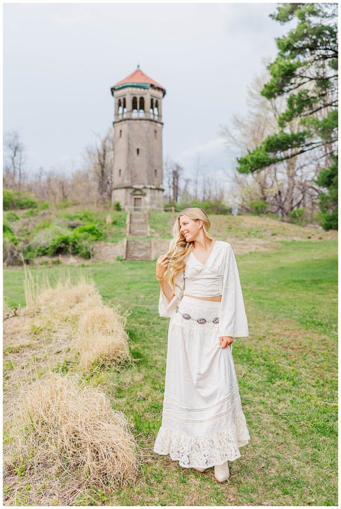 boho inspired senior pictures in the Blue Ridge mountains