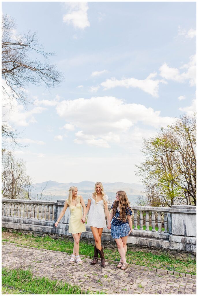 Staunton senior photographer | Asia and her friends