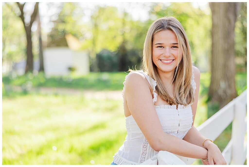 spring senior session at Historic Tuckahoe with Ella