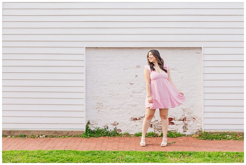 spring senior session in historic Fredericksburg, Virginia