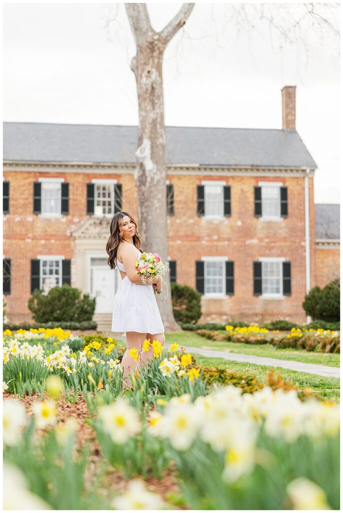 senior pictures at Chatham Manor in historic Fredericksburg