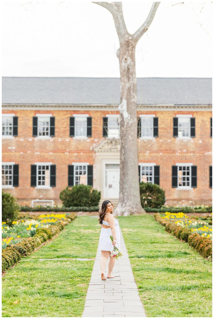 senior pictures at Chatham Manor in historic Fredericksburg