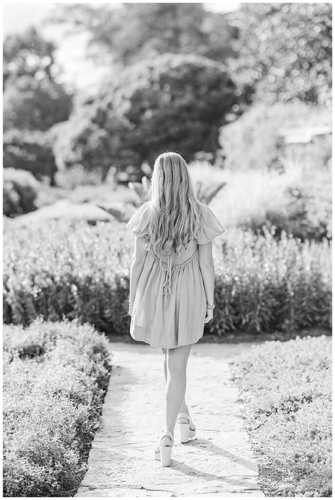 girlie senior session at Maymont with Mechanicsville High School senior, Natalie