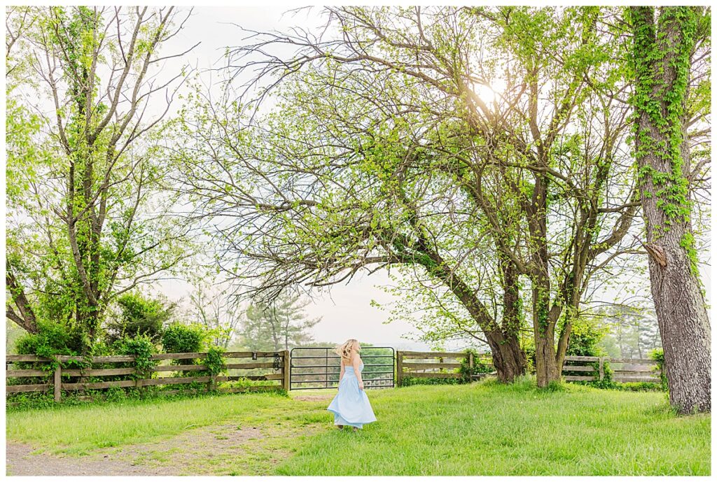 equestrian senior session in Leesburg