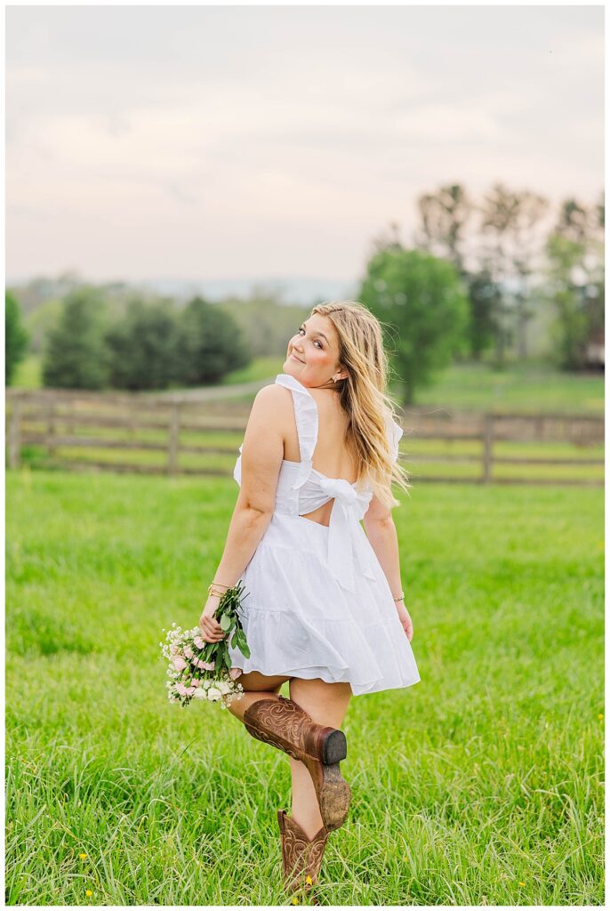 Dylan's Leesburg senior session with a horse