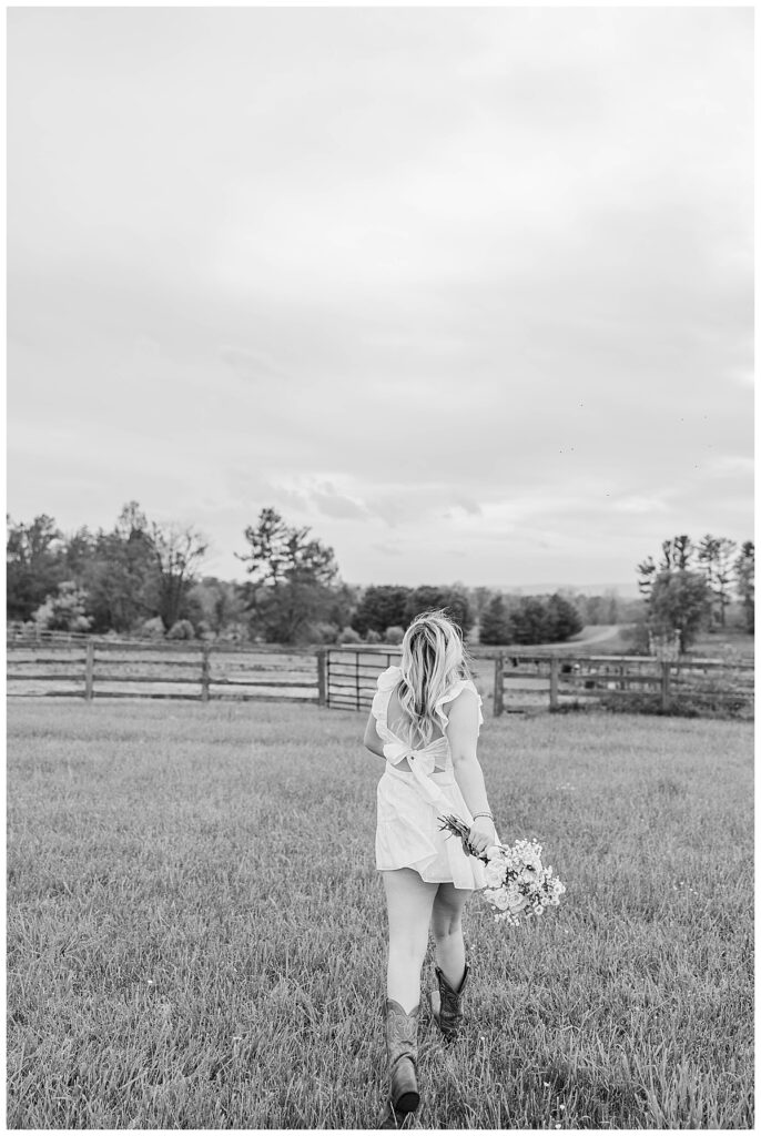 Dylan's Leesburg senior session with a horse