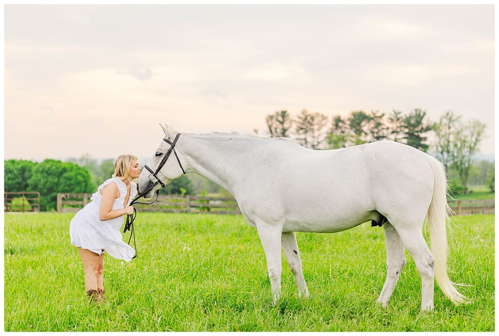 Dylan's Leesburg senior session with a horse