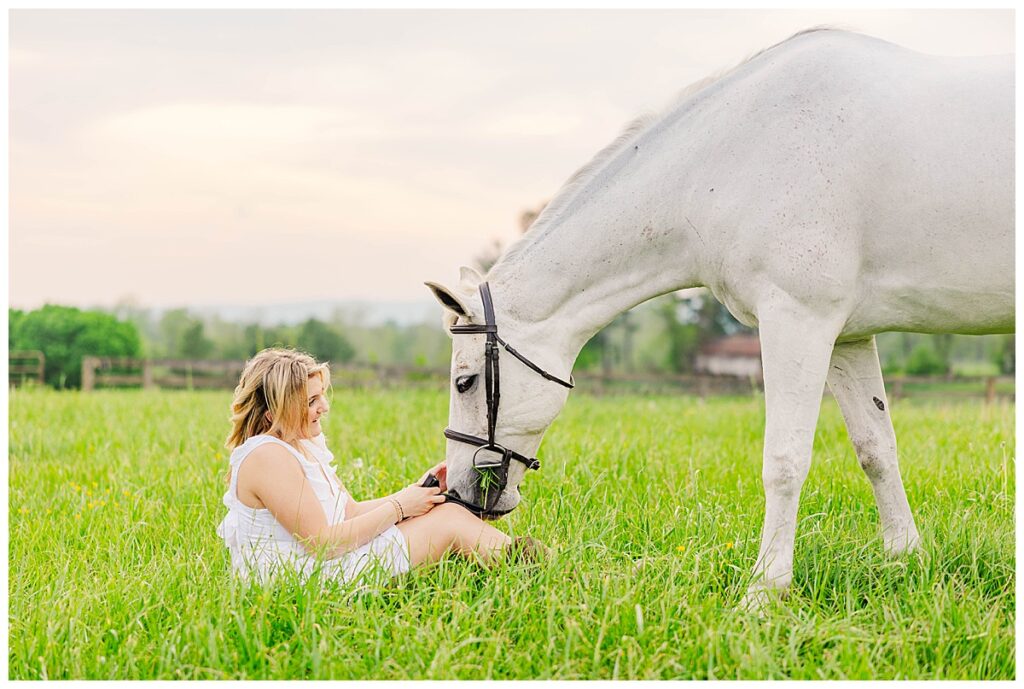 Dylan's Leesburg senior session with a horse