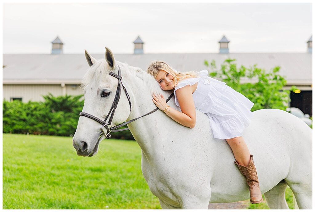 Dylan's Leesburg senior session with a horse