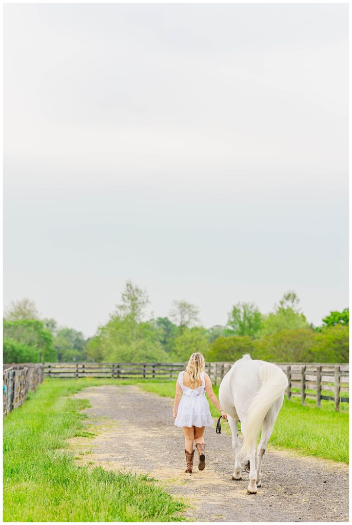 Dylan's Leesburg senior session with a horse