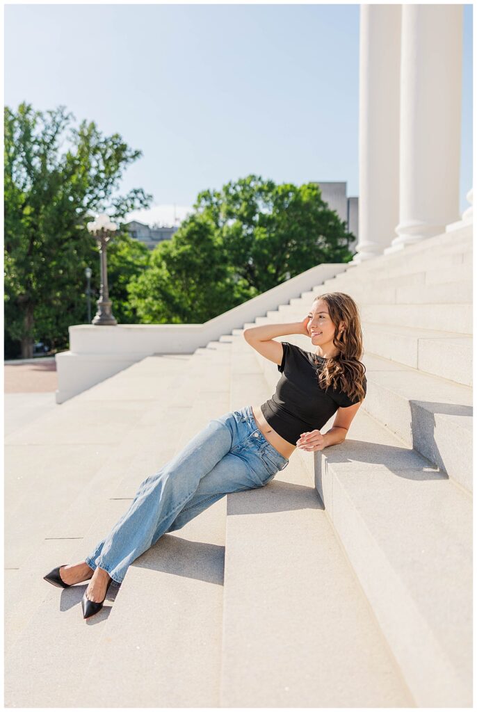 senior pictures at the Richmond capitol building