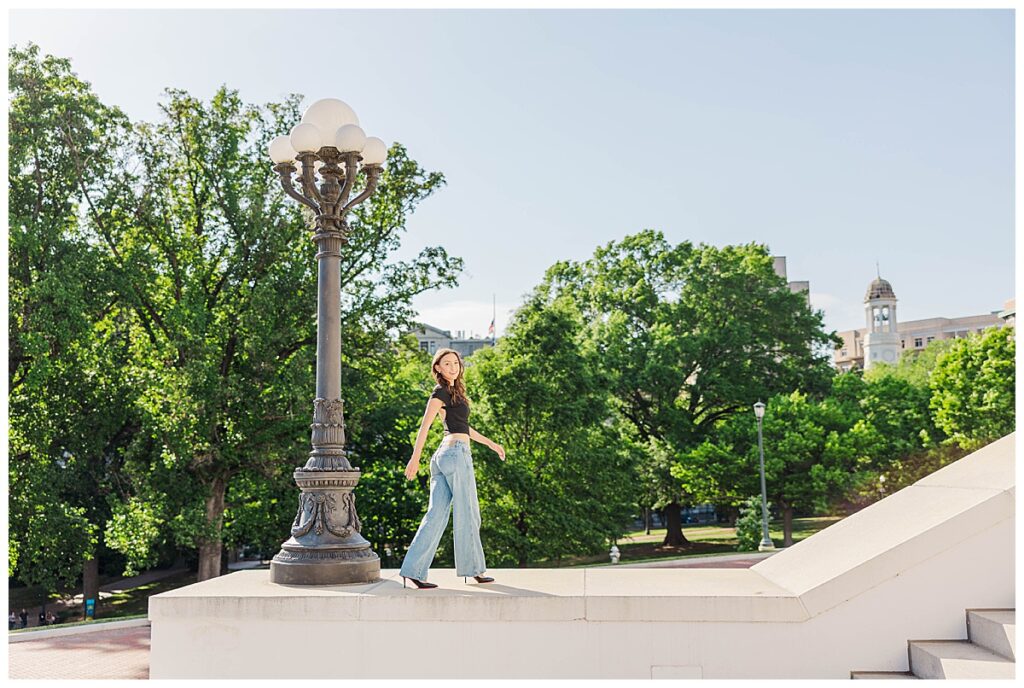 senior pictures at the Richmond capitol building