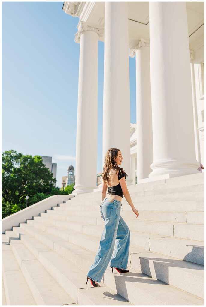 senior pictures at the Richmond capitol building