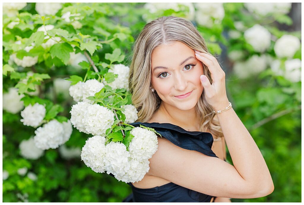 spring senior session at Maymont Park | black dress