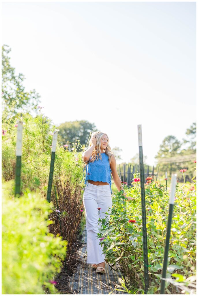 summer senior session at the Freckled Flower Farm | Mechanicsville High School