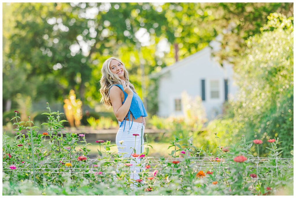 summer senior session at the Freckled Flower Farm | Mechanicsville High School