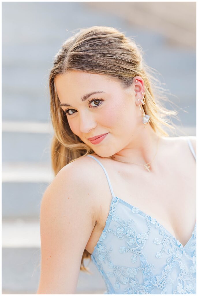 senior pictures in Richmond at The Carillon 