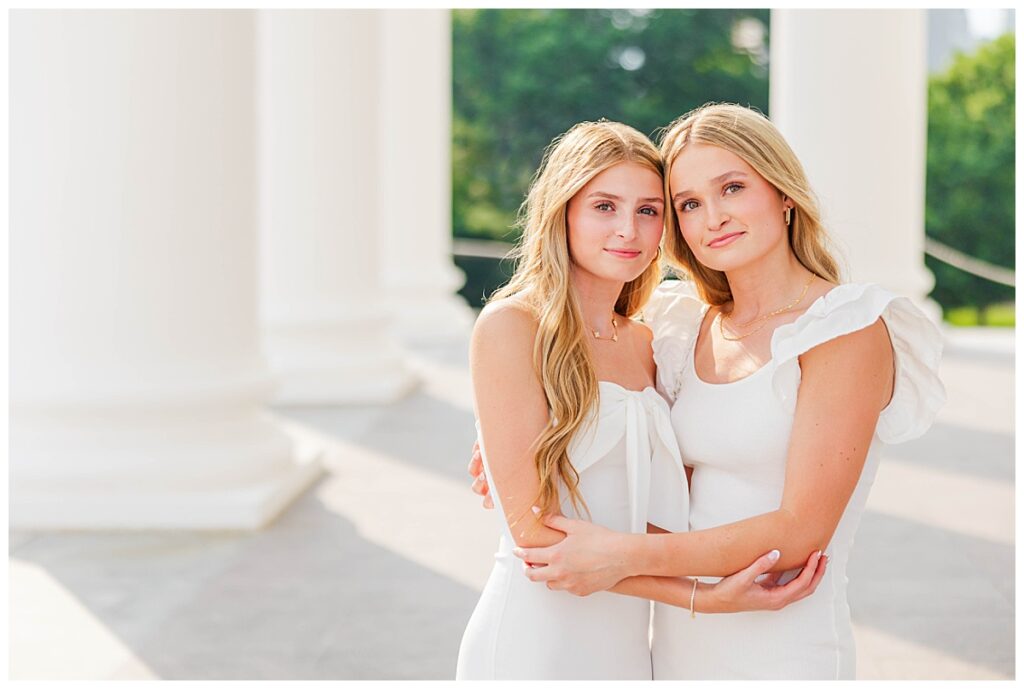 senior photos at the Virginia State Capitol in Richmond
