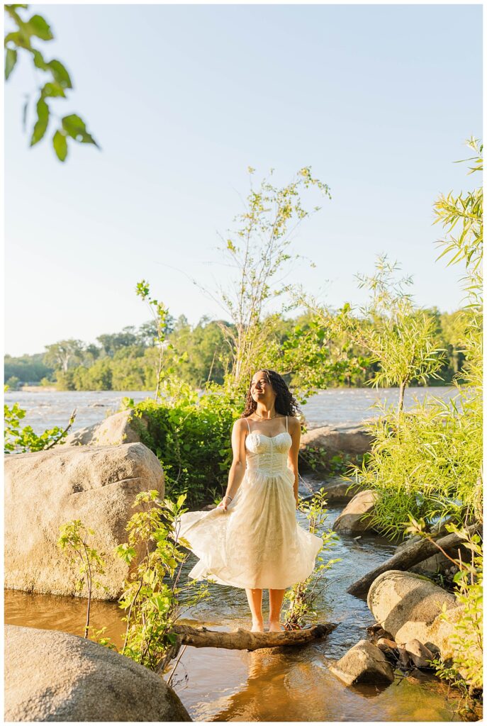 senior pictures at Pony Pasture in Richmond