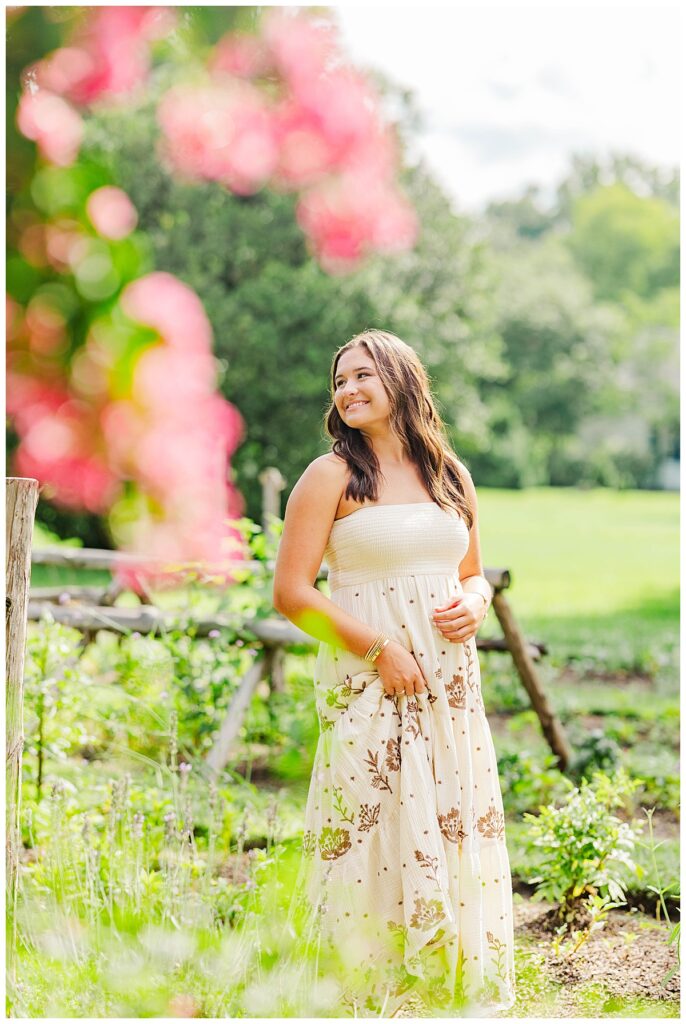 Garden senior photos in Richmond
