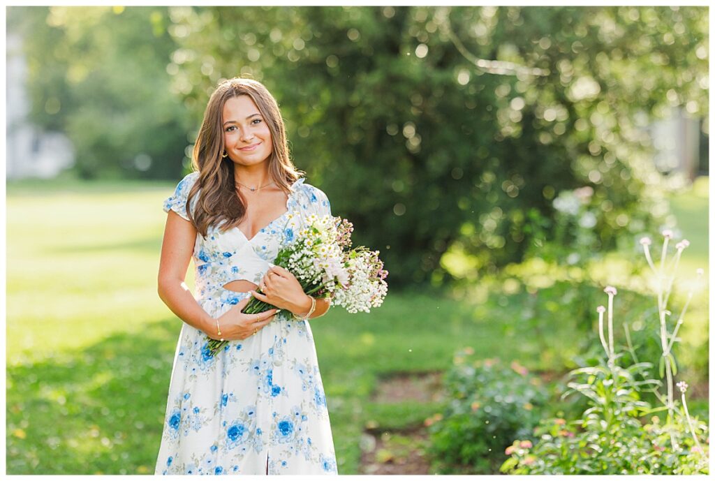 Garden senior photos in Richmond