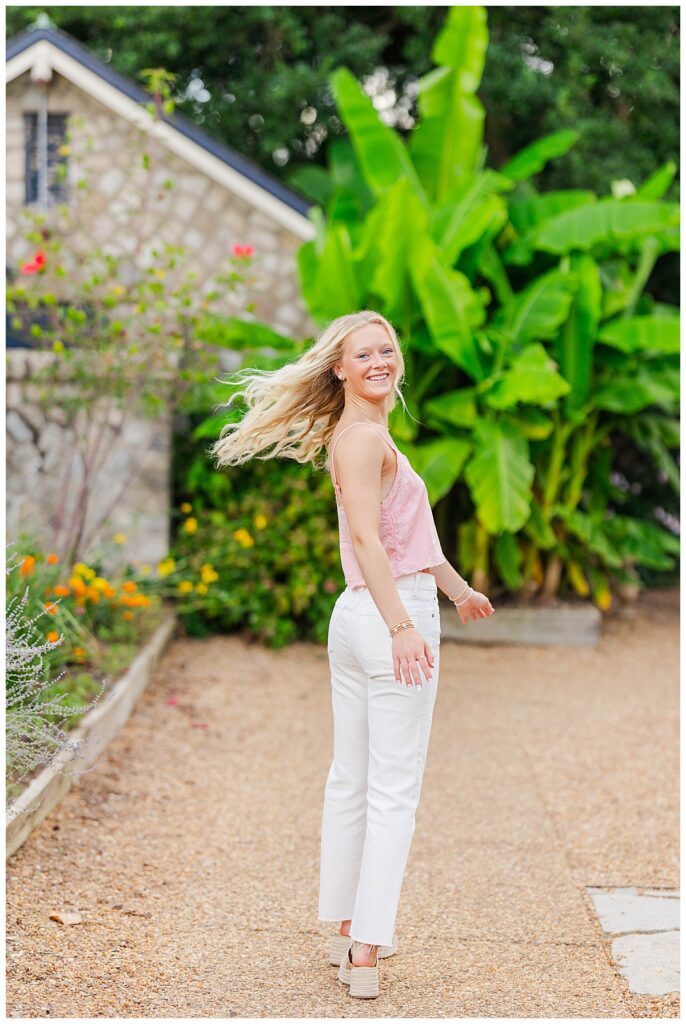 summer senior pictures at Maymont