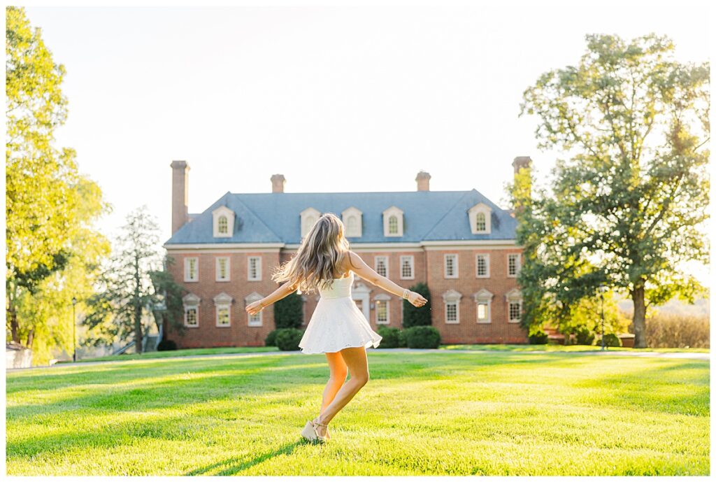 Senior photos at the Estate at River Run