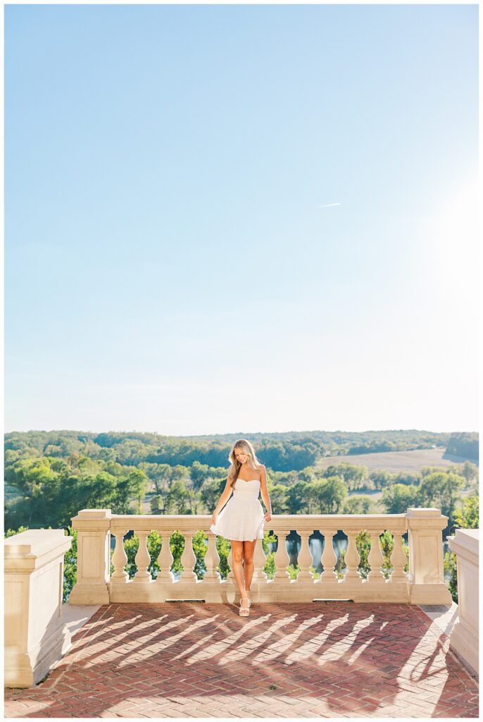 Senior photos at the Estate at River Run