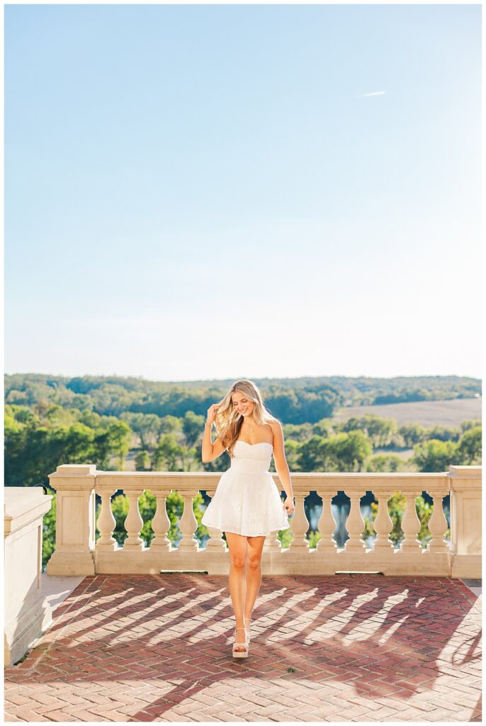 Senior photos at the Estate at River Run