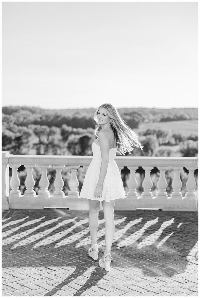 Senior photos at the Estate at River Run