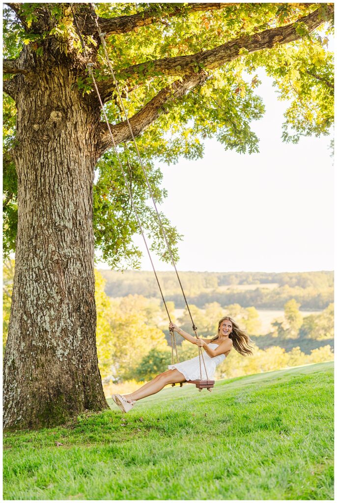 Senior photos at the Estate at River Run