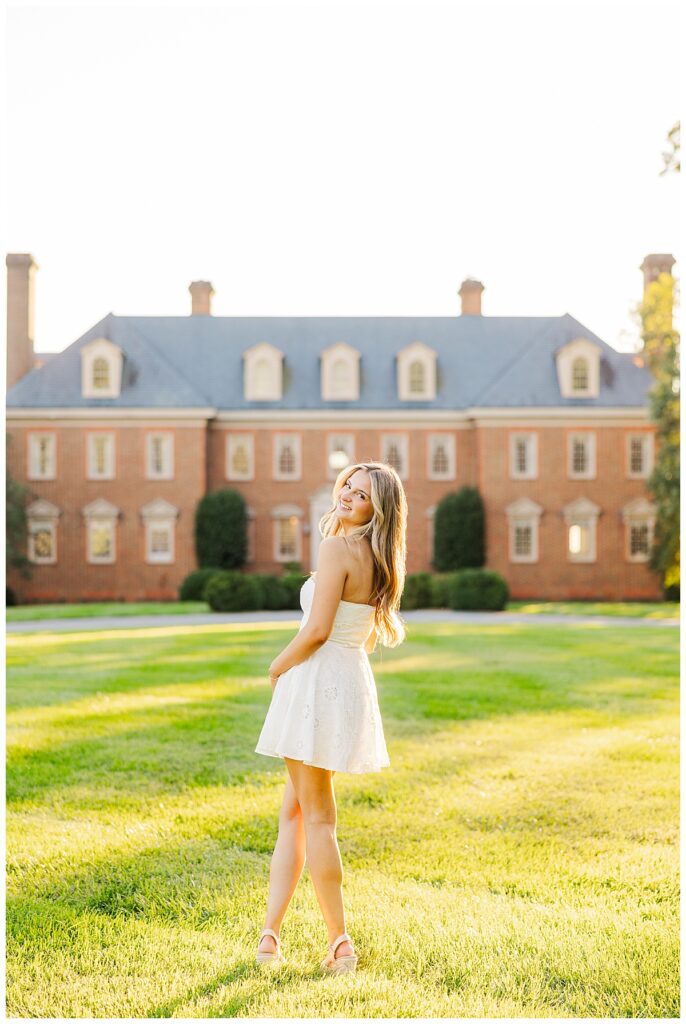 Senior photos at the Estate at River Run